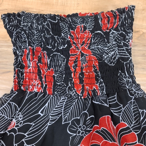 Black and red floral print strapless dress - Picture 2 of 4